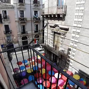 https://la-casa-al-duomo-catania.catania-hotels.net